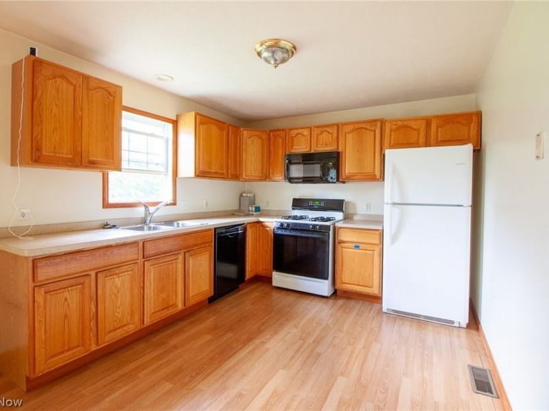 380 Clay Street, Geneva, OH 44041 Photo 15