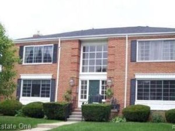 780 E Fox Hills Drive, Bloomfield Hills, MI 48304