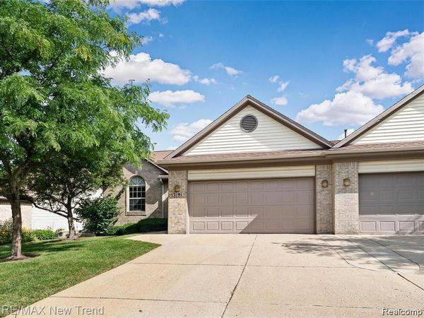 2191 Pleasant Drive , Commerce Twp, MI 48390