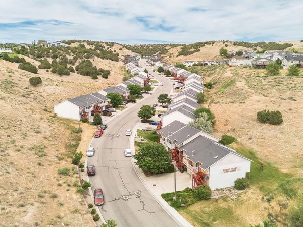 206, 225, 230 La Valle Strada, Pocatello, ID 83201