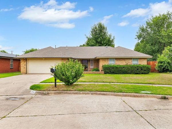 3114 N Wheeler Circles, Bethany, OK 73008