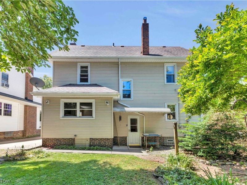 85 E 201 Street, Euclid, OH 44123 Photo 4