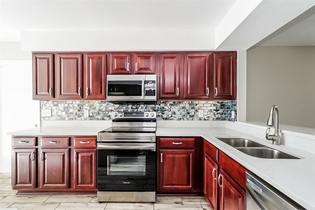 1019 Ridgefield Drive , Valrico, FL 33594 Photo