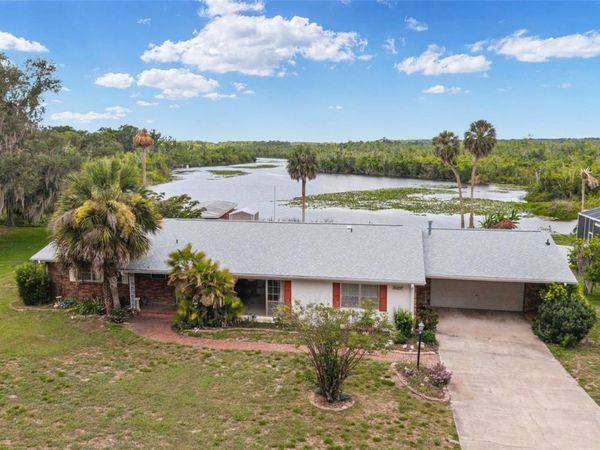 35237 MULHOLLAND DRIVE, FRUITLAND PARK, FL 34731