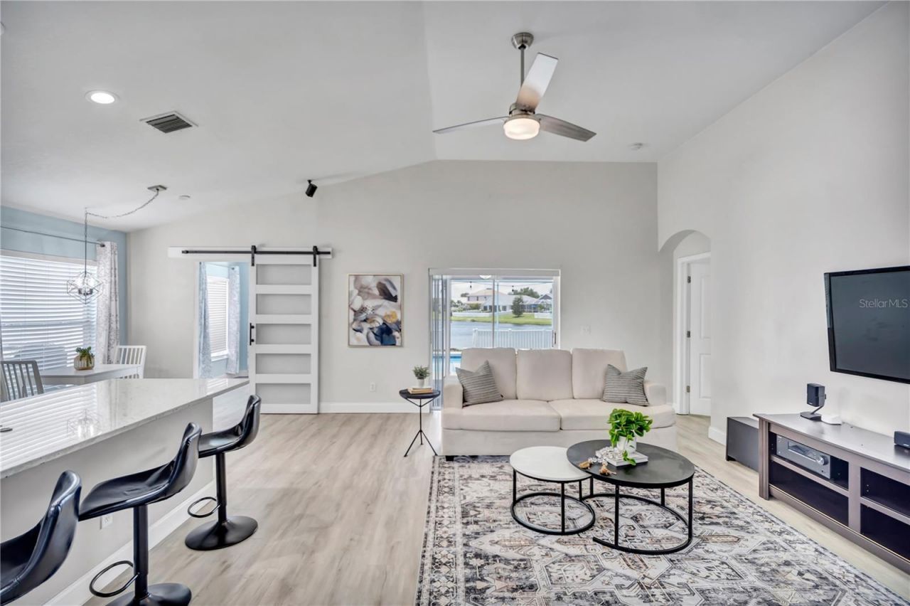 809 Addison Drive Ne, Saint Petersburg, FL 33716 Photo