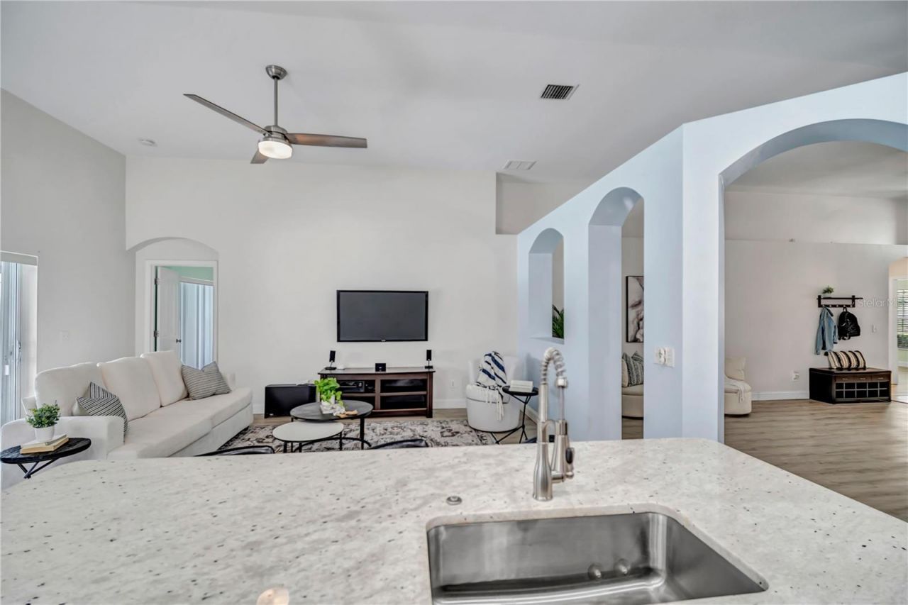 809 Addison Drive Ne, Saint Petersburg, FL 33716 Photo