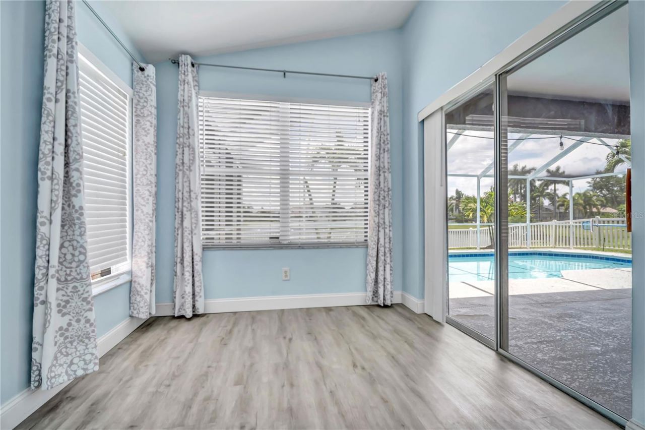 809 Addison Drive Ne, Saint Petersburg, FL 33716 Photo