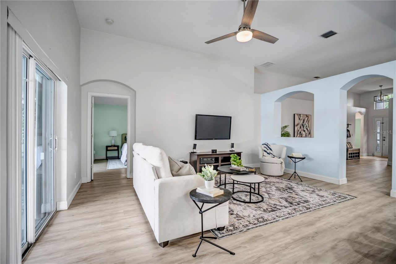 809 Addison Drive Ne, Saint Petersburg, FL 33716 Photo
