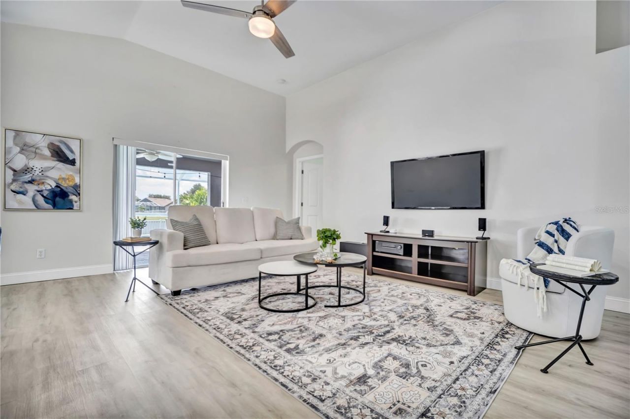 809 Addison Drive Ne, Saint Petersburg, FL 33716 Photo