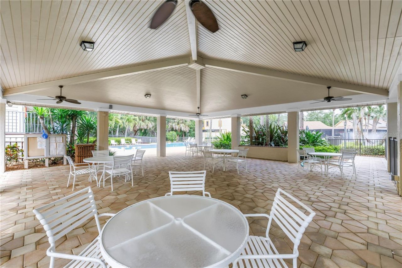990 San Carlos Court Ne, Saint Petersburg, FL 33702 Photo
