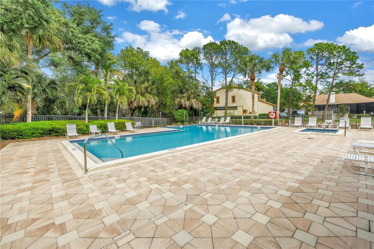 990 San Carlos Court Ne, Saint Petersburg, FL 33702 Photo