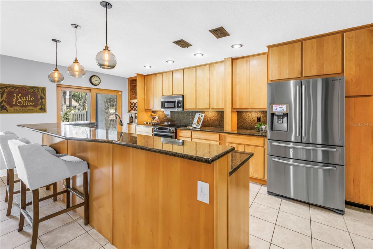 990 San Carlos Court Ne, Saint Petersburg, FL 33702 Photo