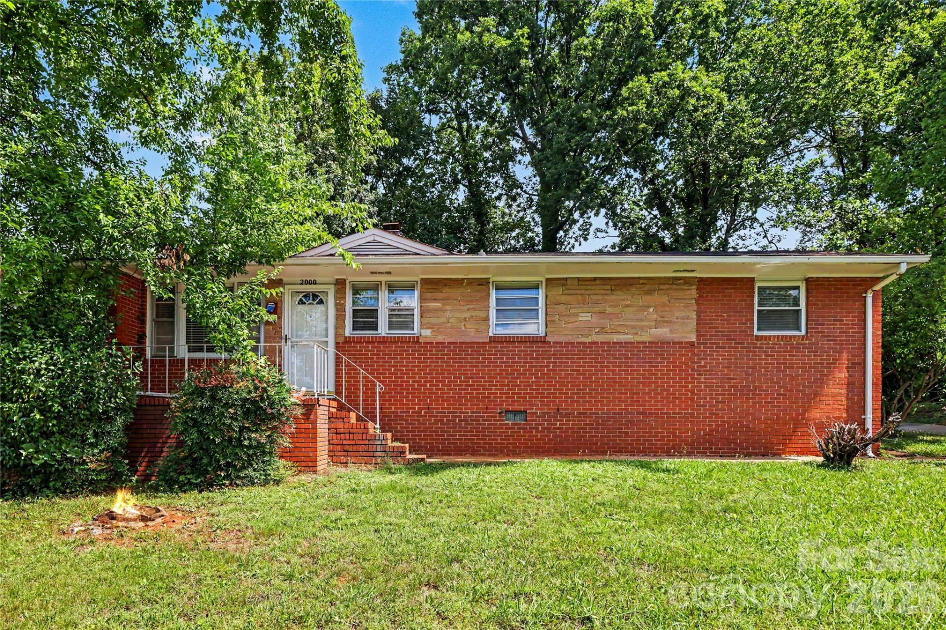 2000 Russell Avenue, Charlotte, NC 28216 Main Photo
