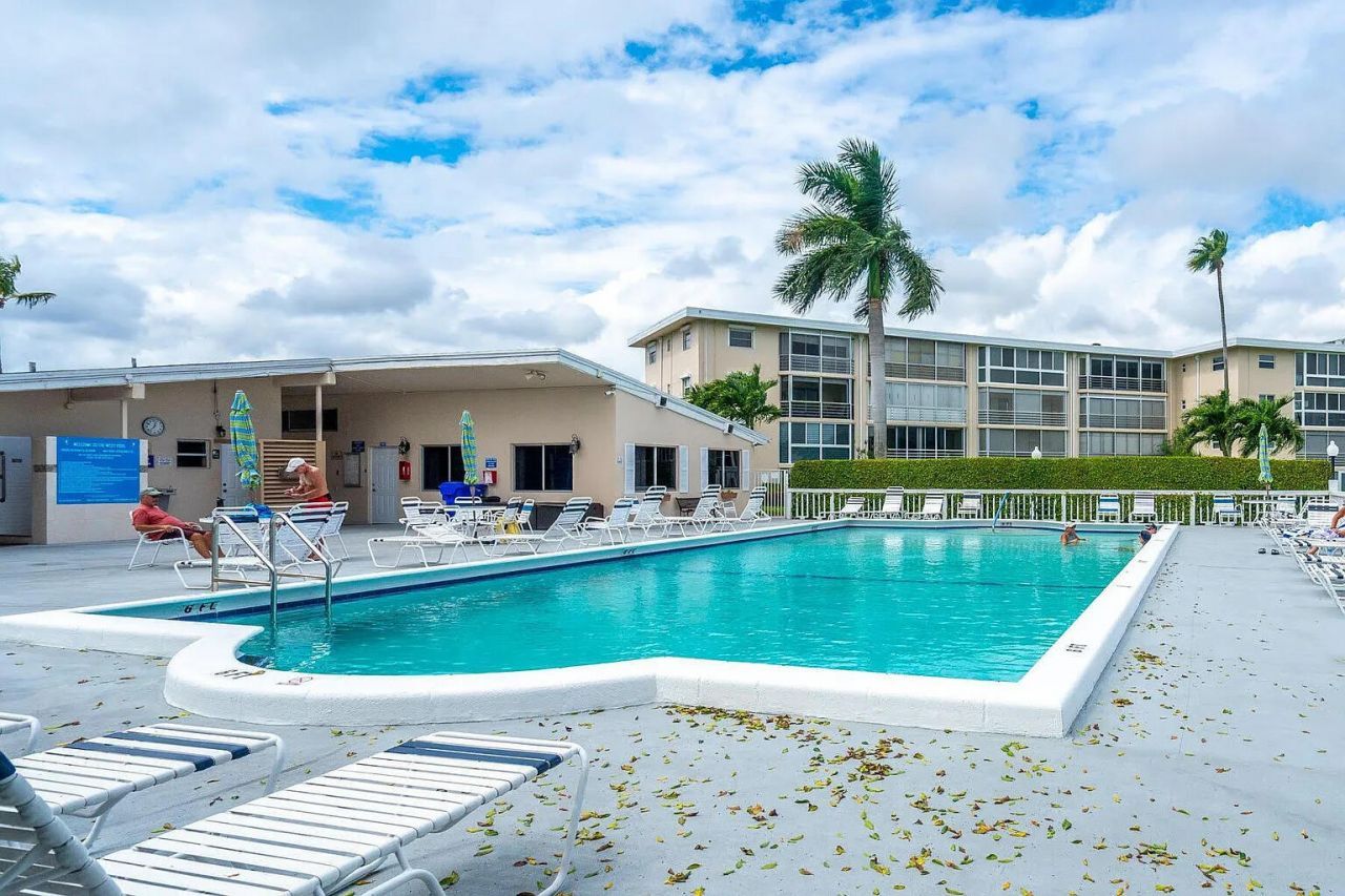 2606 Garden Drive S, Unit 304, Lake Worth Beach, FL 33461 Photo