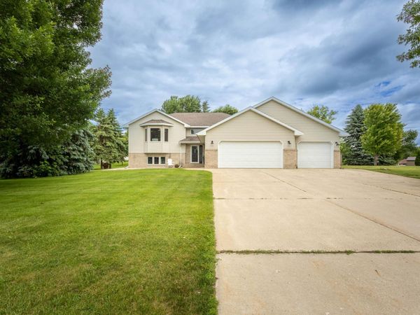 1316 Armstrong Road NW, Alexandria, MN 56308
