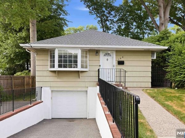 108 Wyandotte Avenue, DUMONT, NJ 07628