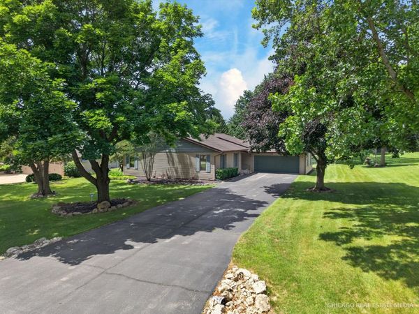 10062 Jesters Row , Roscoe, IL 61073
