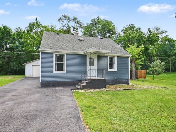 1100 DEEPHAVEN Drive, Joliet, IL 60432