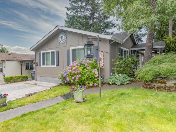 219 NW Creekside Drive, Grants Pass, OR 97526