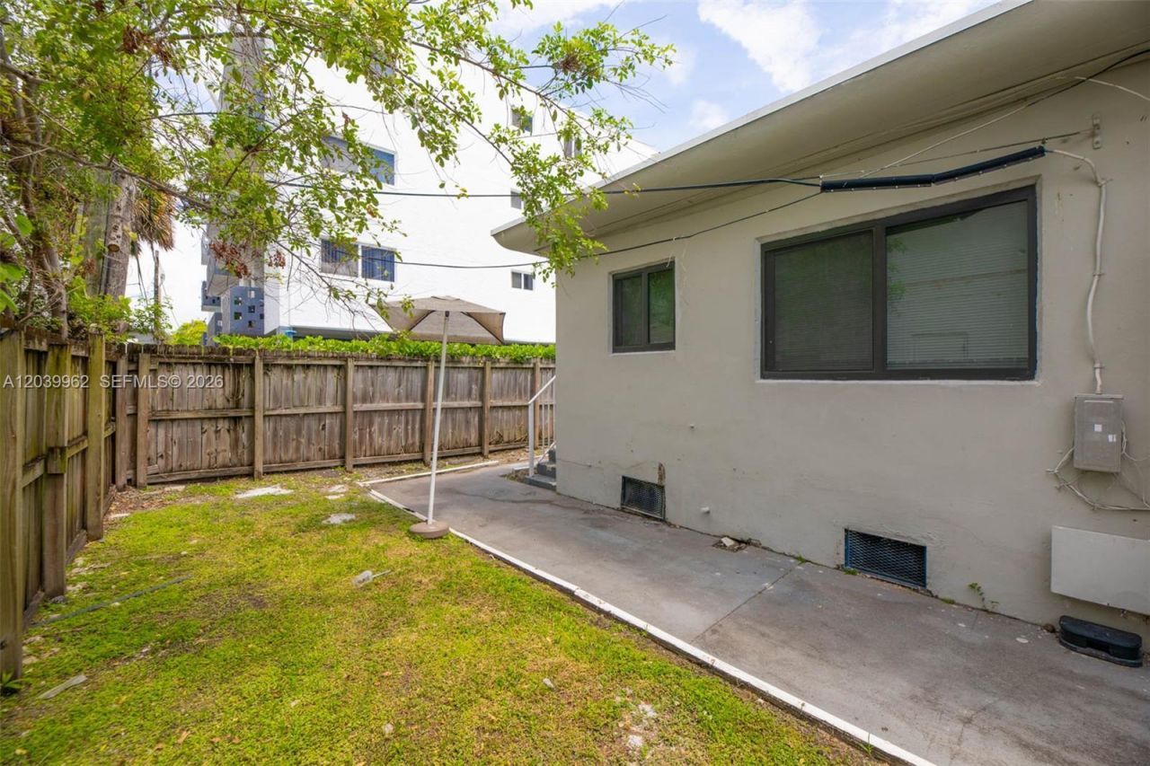 1980 Biarritz Dr , Miami Beach, FL 33141 Photo
