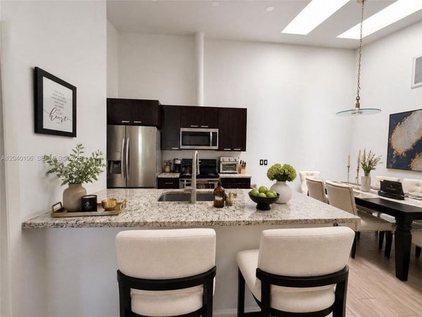 2566 N Nob Hill Rd, Sunrise, FL 33322