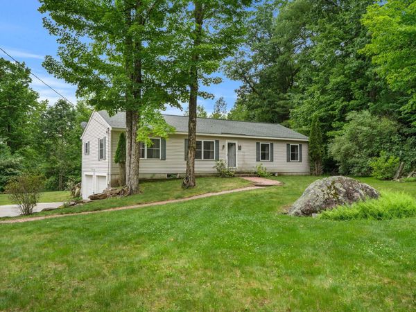 51 Rockland Road, Weare, NH 03281