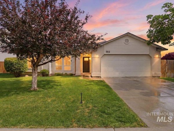 702 W Crimson Loop, Nampa, ID 83686