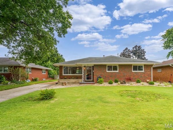 941 Willow Street , Wood River, IL 62095