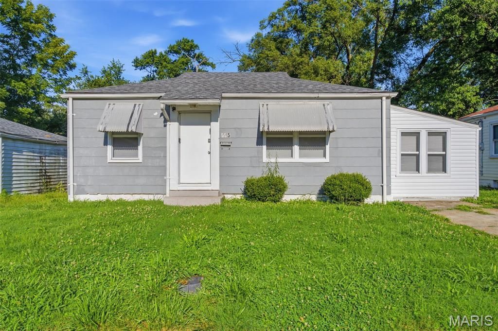 445 Plaza Avenue, Ferguson, MO 63135 Main Photo