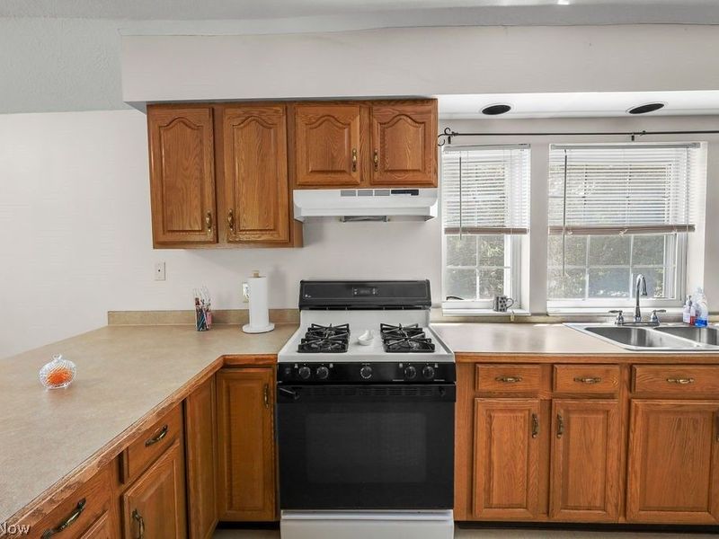 547 E Main Street, Ravenna, OH 44266 Photo 30