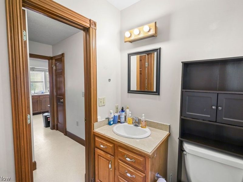 547 E Main Street, Ravenna, OH 44266 Photo 40