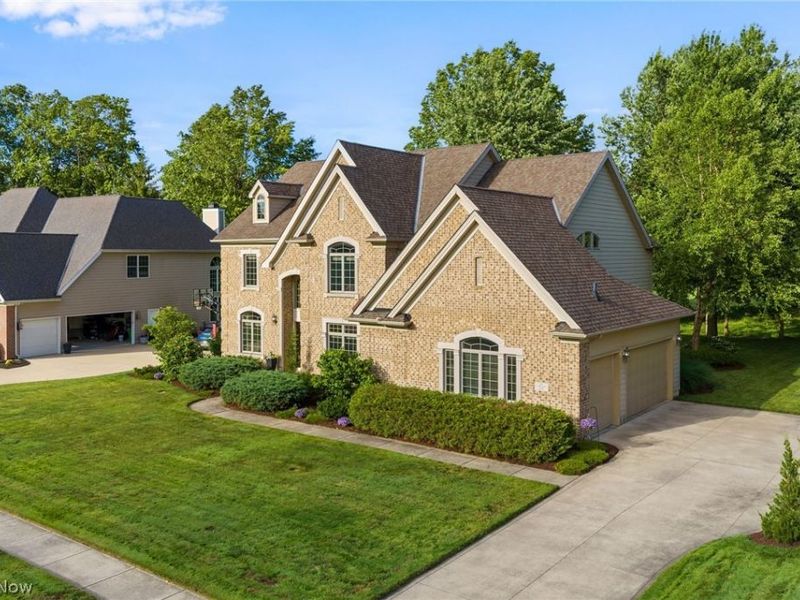 583 Legends Row, Avon Lake, OH 44012 Photo 3