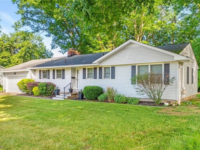 2315 Burnham Road, Fairlawn, OH 44333 Photo 2