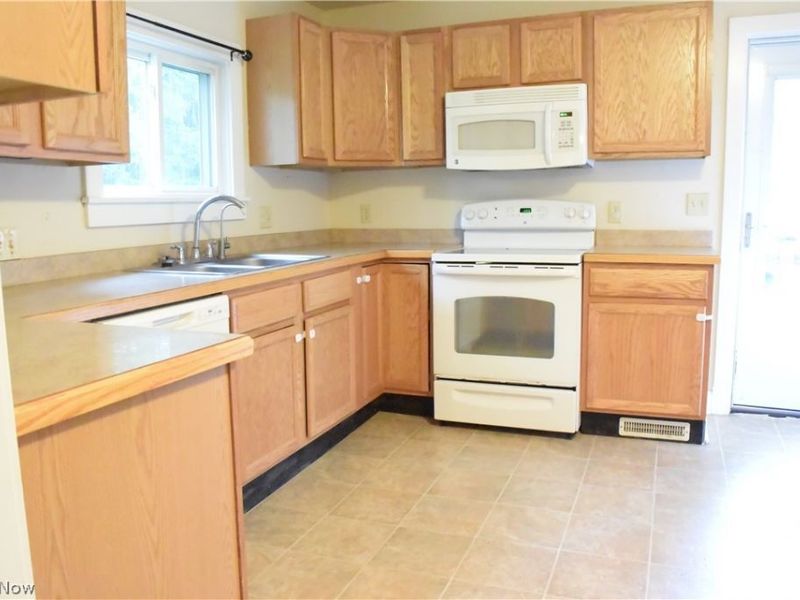 541 & 547 E Main Street, Ravenna, OH 44266 Photo 40