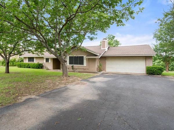 541 Apple Lane , Midlothian, TX 76065