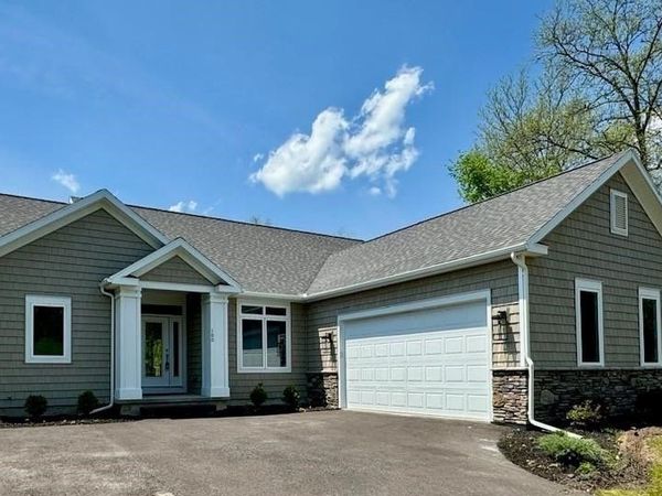 137 Edwards Falls Lane , Manlius, NY 13104