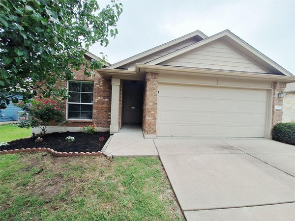 325 Comal RUN , Hutto, TX 78634