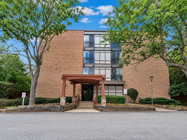1811 Four Lakes Avenue , Unit 4F, Lisle, IL 60532