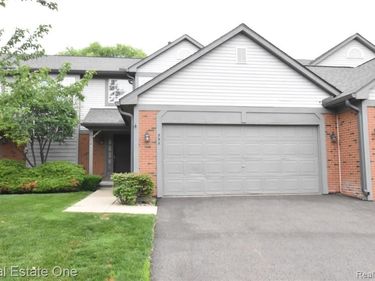 555 Winwood Court, Walled Lake, MI 48390