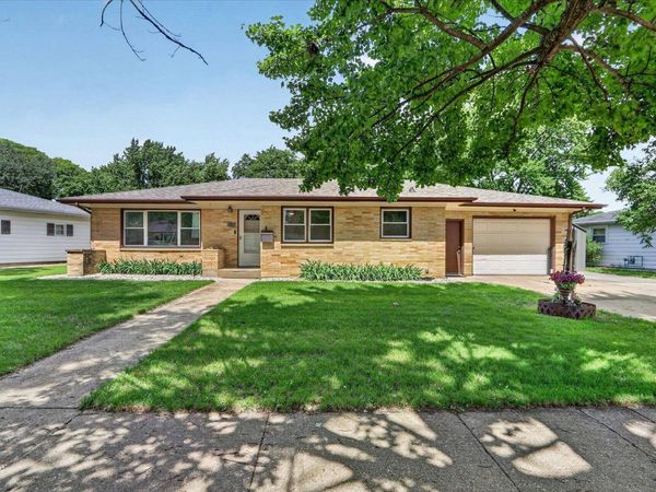 1030 SW Harmony Circle, Janesville, WI 53545