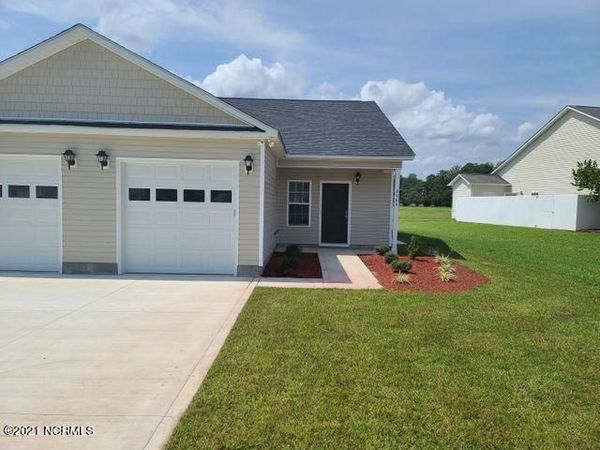 2064 Briarwood Drive , Kinston, NC 28501
