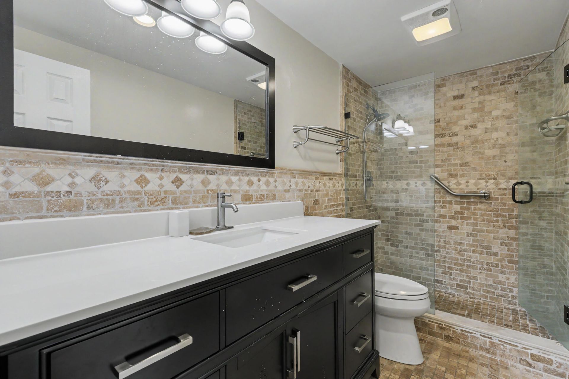 2455 NE 51st Street, Unit E207, Fort Lauderdale, FL 33308 Photo