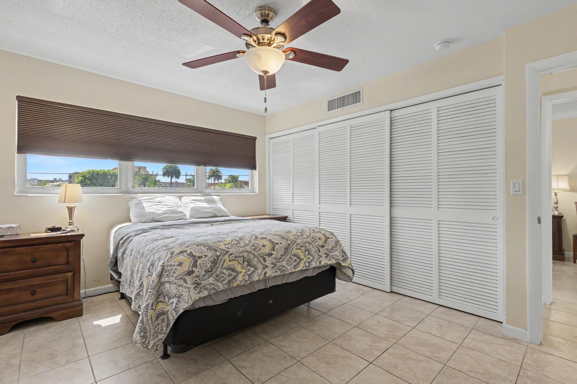 2455 NE 51st Street, Unit E207, Fort Lauderdale, FL 33308 Photo