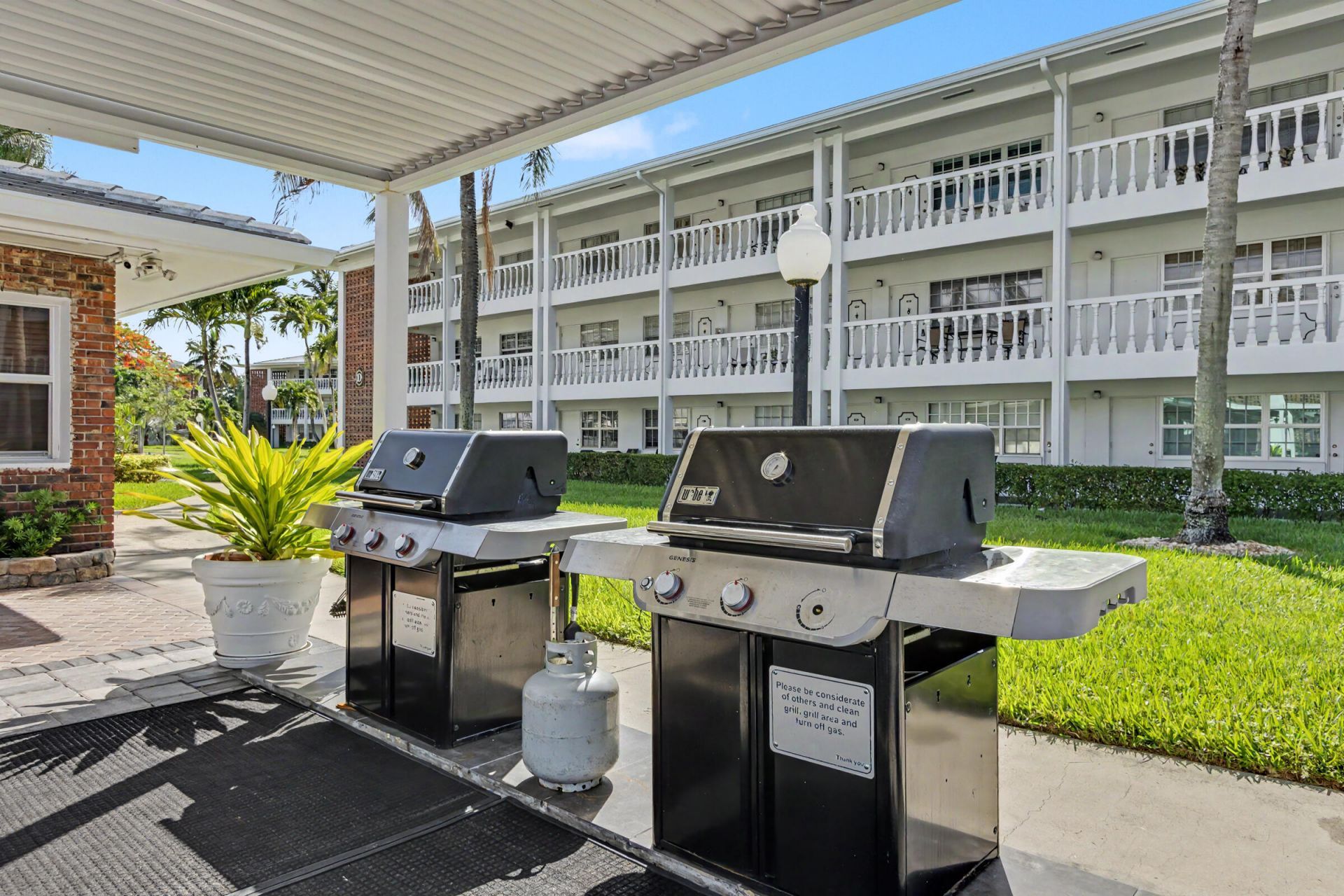 2455 NE 51st Street, Unit E207, Fort Lauderdale, FL 33308 Photo