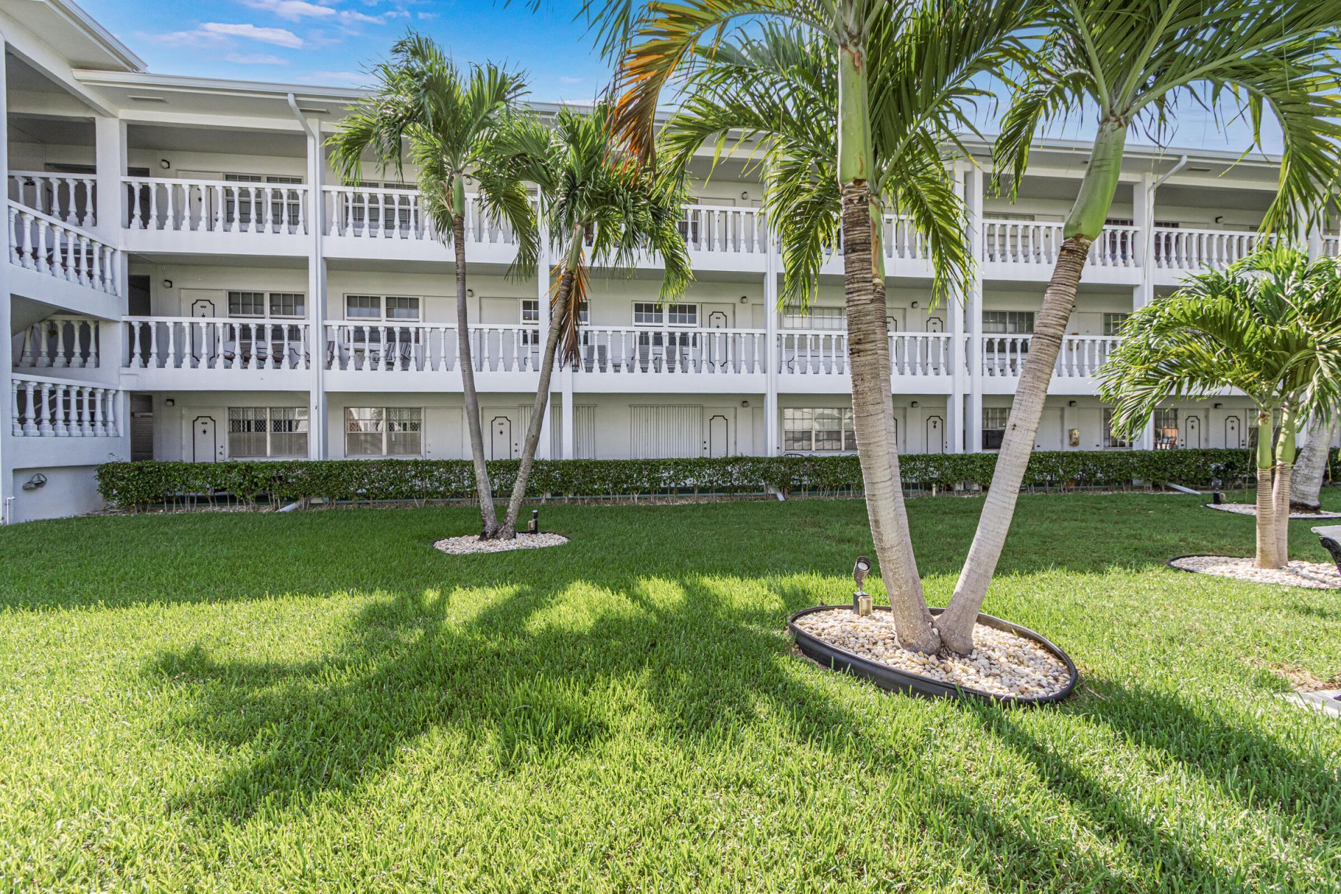 2455 NE 51st Street, Unit E207, Fort Lauderdale, FL 33308 Photo