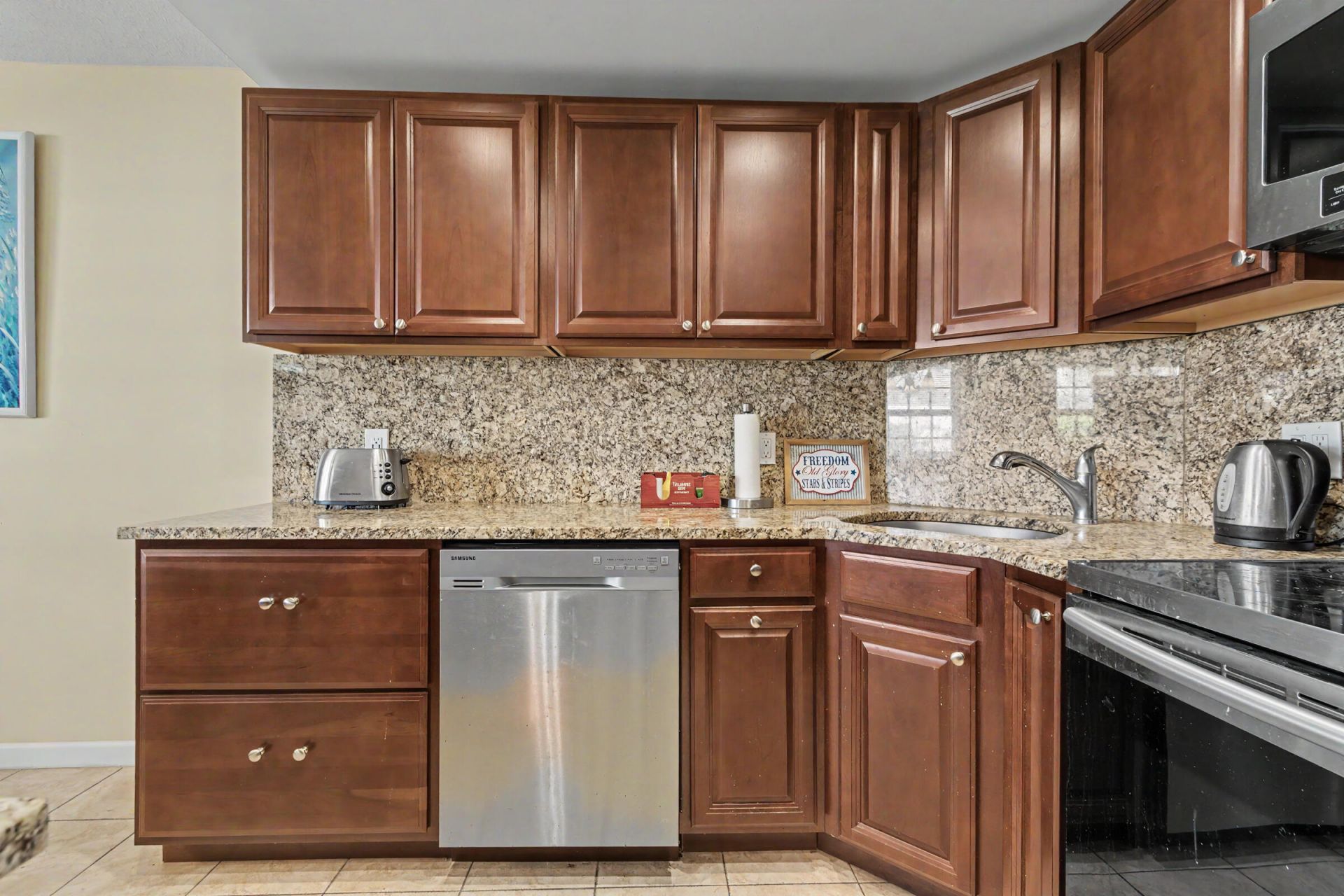 2455 NE 51st Street, Unit E207, Fort Lauderdale, FL 33308 Photo