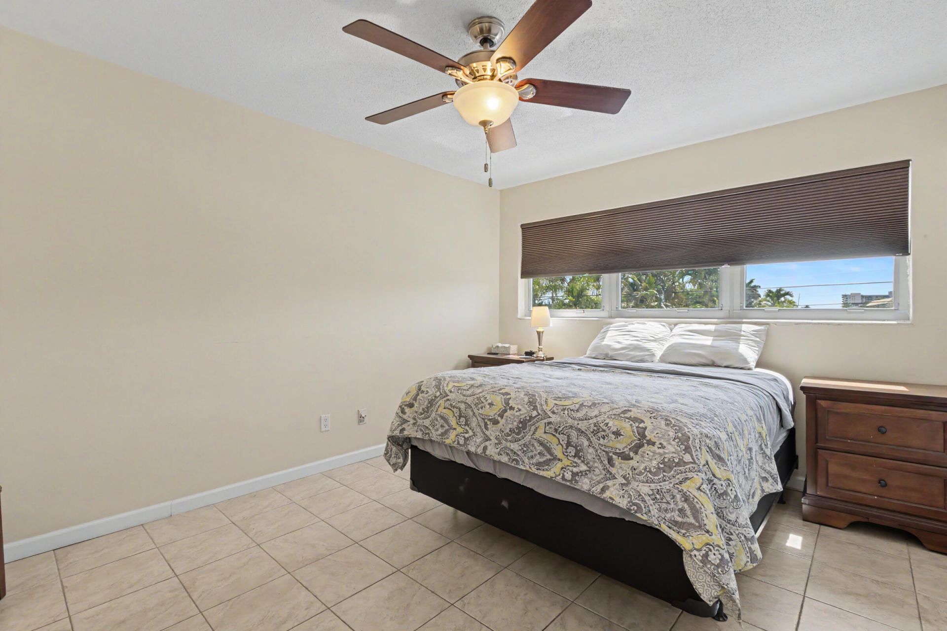 2455 NE 51st Street, Unit E207, Fort Lauderdale, FL 33308 Photo