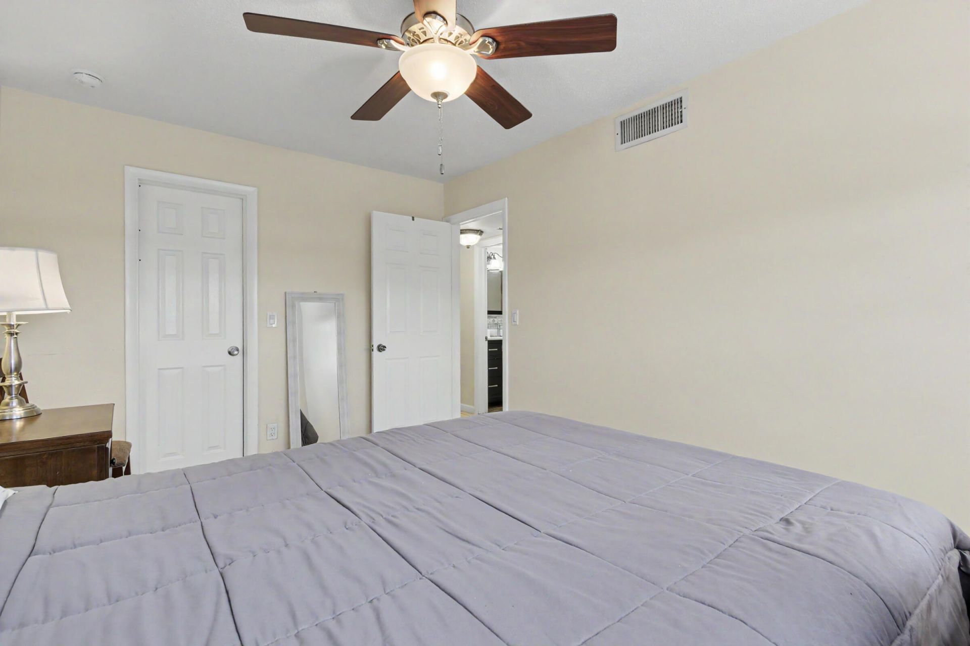 2455 NE 51st Street, Unit E207, Fort Lauderdale, FL 33308 Photo