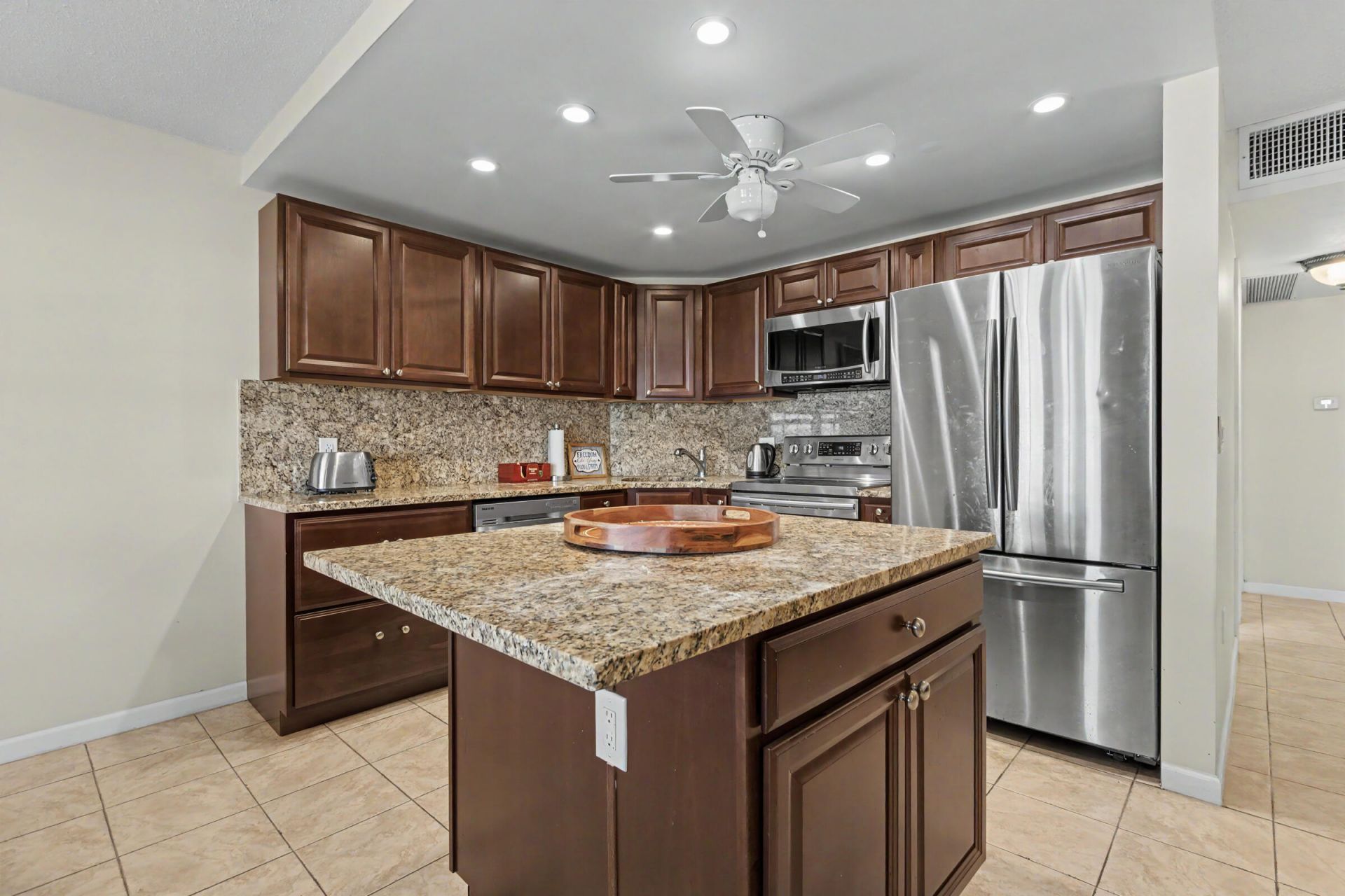 2455 NE 51st Street, Unit E207, Fort Lauderdale, FL 33308 Photo