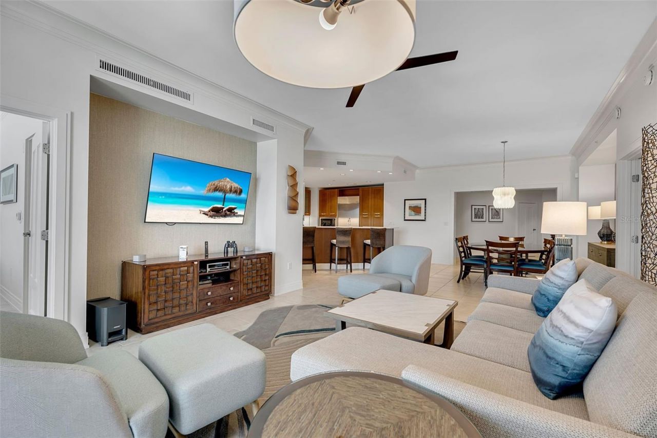 915 Seaside Drive, Unit 611, Sarasota, FL 34242 Photo